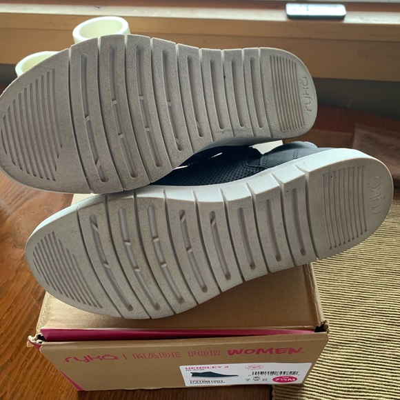 Ryka booties size 7.5 - Picture 7 of 10